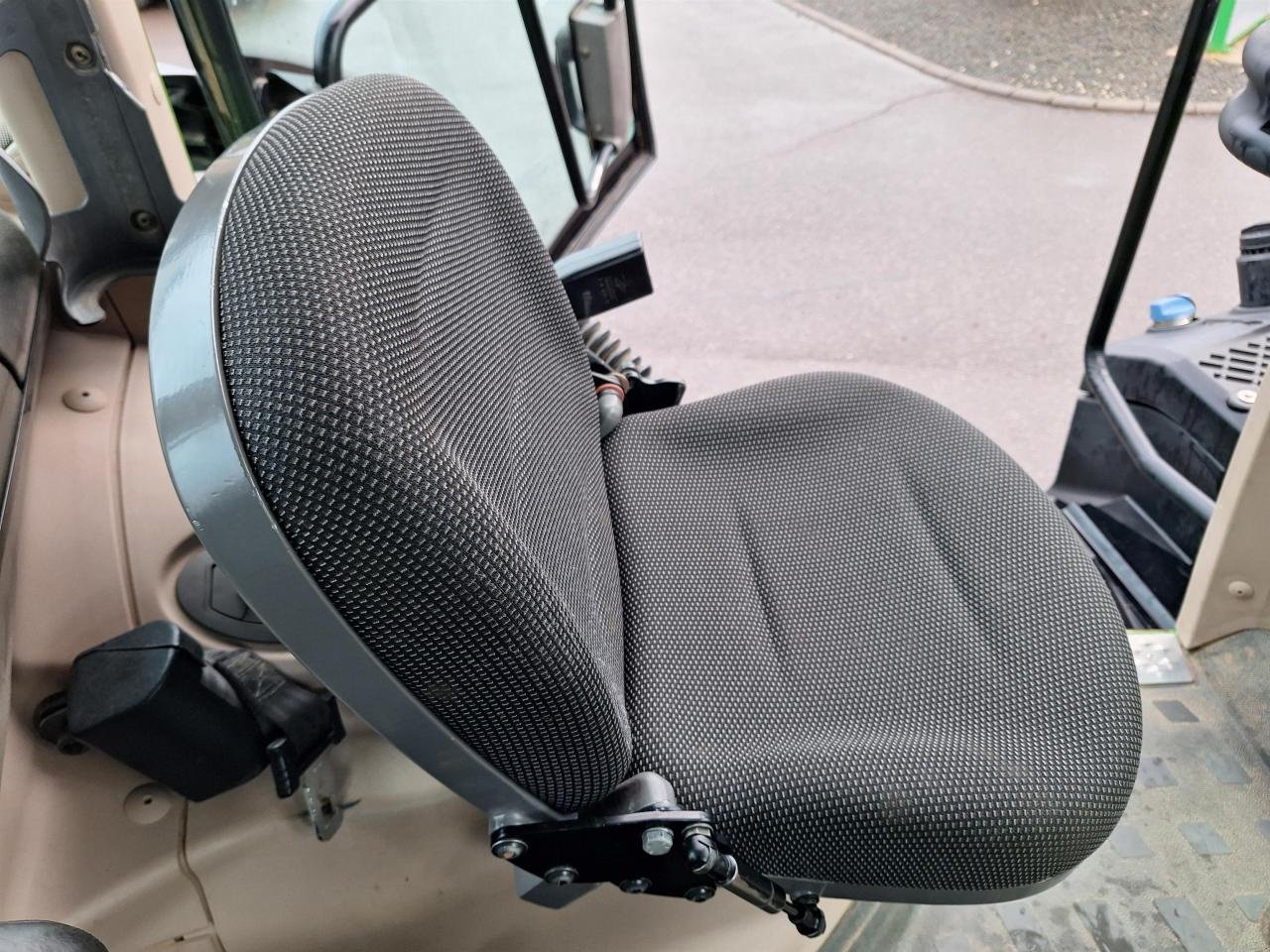 Traktor от тип Fendt 828 Vario Profi Plus, Gebrauchtmaschine в Zweibrücken (Снимка 16)