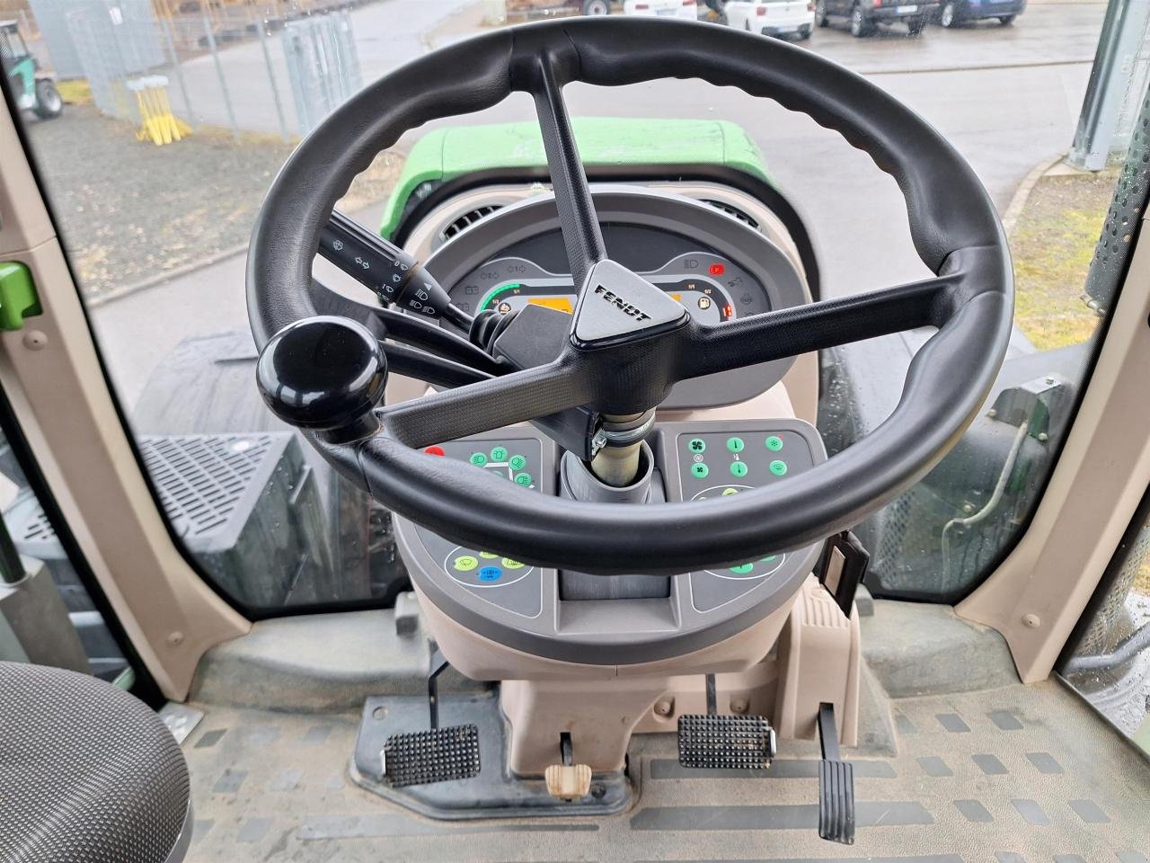 Traktor от тип Fendt 828 Vario Profi Plus, Gebrauchtmaschine в Zweibrücken (Снимка 19)