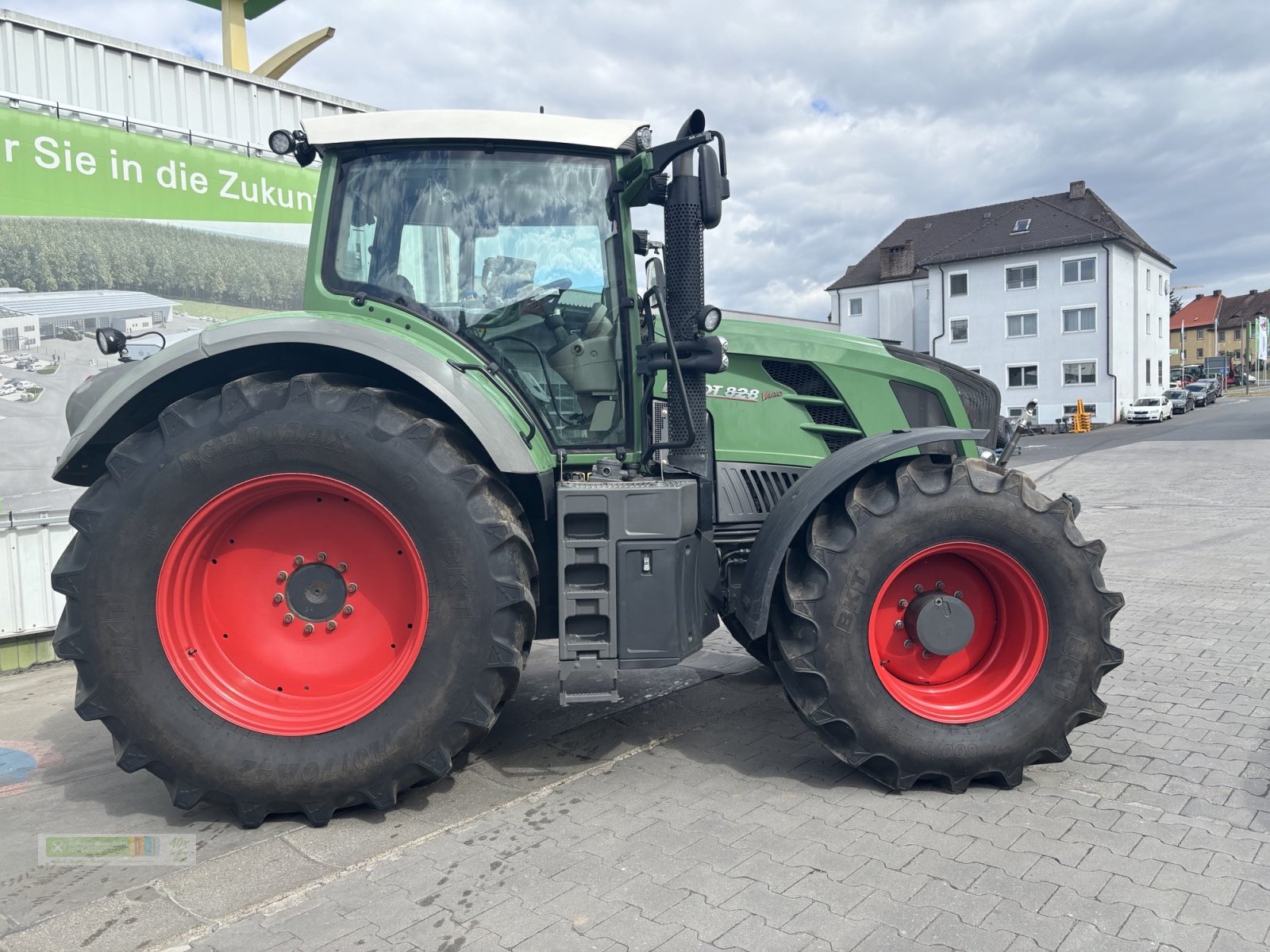 Traktor typu Fendt 828 Vario ProfiPlus, Gebrauchtmaschine v Tirschenreuth (Obrázek 3)