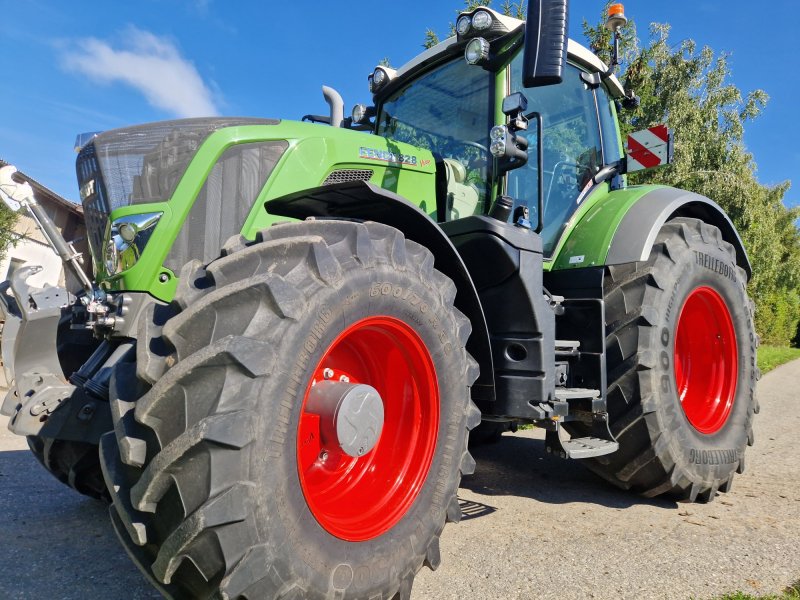 Traktor des Typs Fendt 828 Vario ProfiPlus, Gebrauchtmaschine in Neufra (Bild 1)