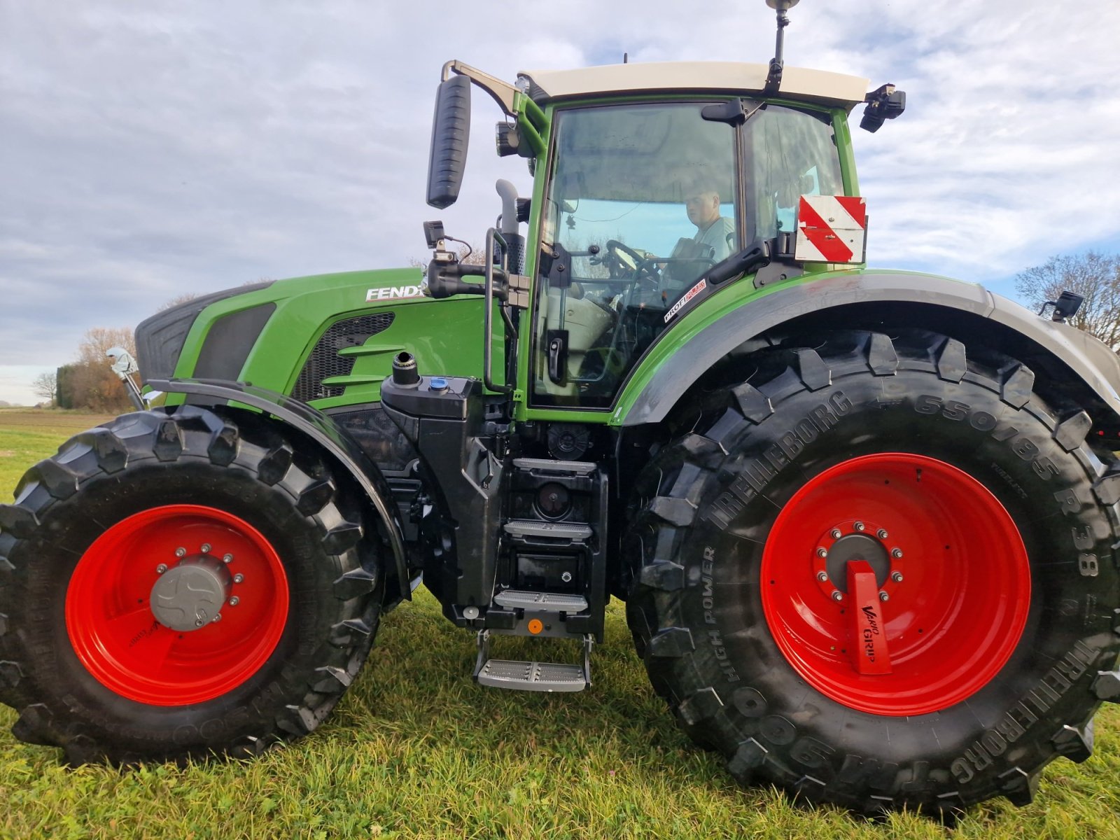 Traktor des Typs Fendt 828 Vario ProfiPlus, Gebrauchtmaschine in Neufra (Bild 2)