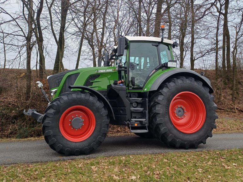 Traktor tip Fendt 828 Vario ProfiPlus, Gebrauchtmaschine in Hofkirchen (Poză 1)