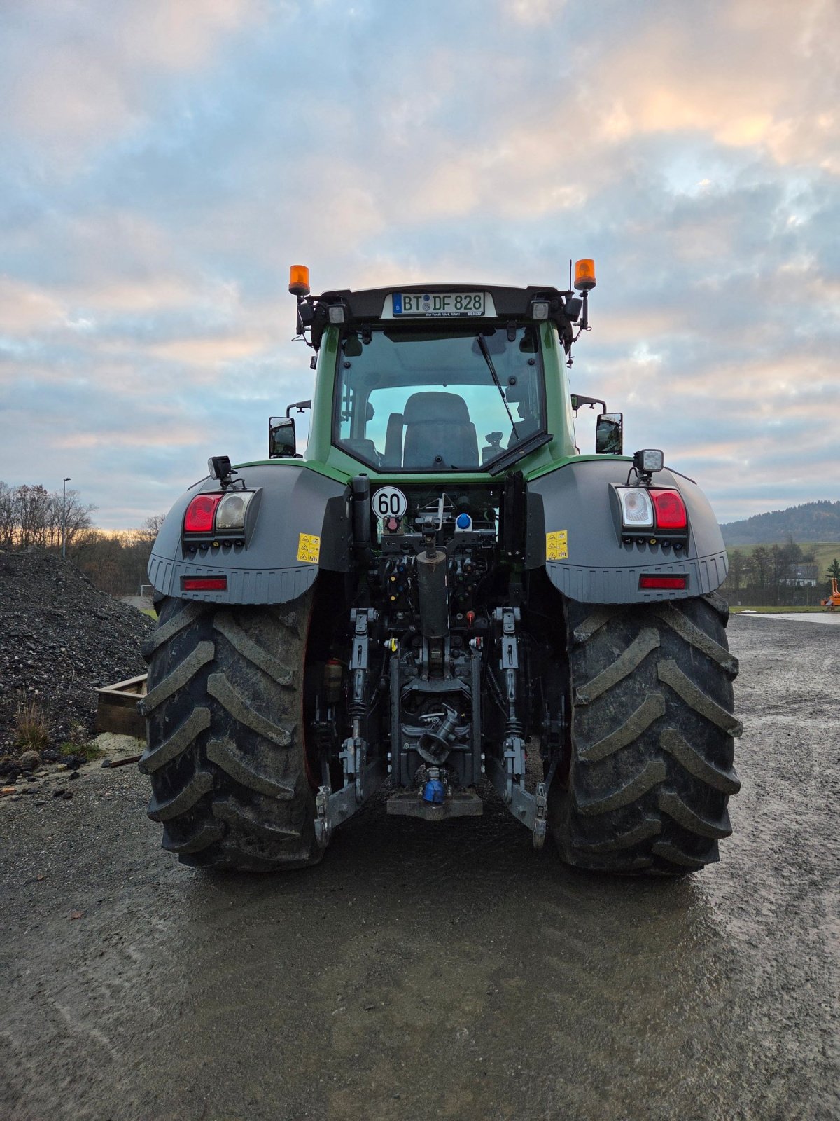 Traktor van het type Fendt 828 Vario ProfiPlus, Gebrauchtmaschine in Hummeltal (Foto 2)