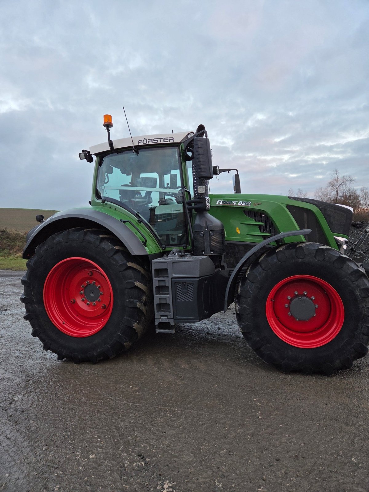 Traktor van het type Fendt 828 Vario ProfiPlus, Gebrauchtmaschine in Hummeltal (Foto 4)