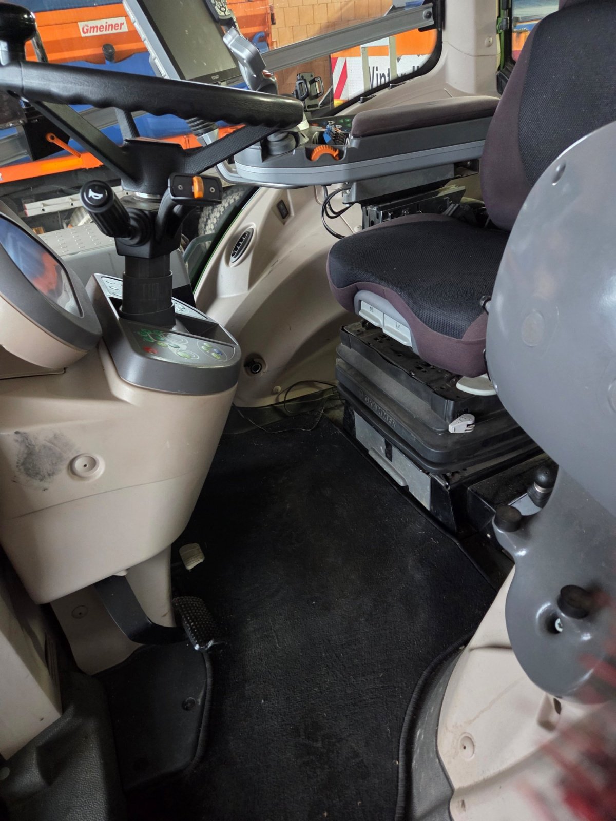 Traktor van het type Fendt 828 Vario ProfiPlus, Gebrauchtmaschine in Hummeltal (Foto 5)