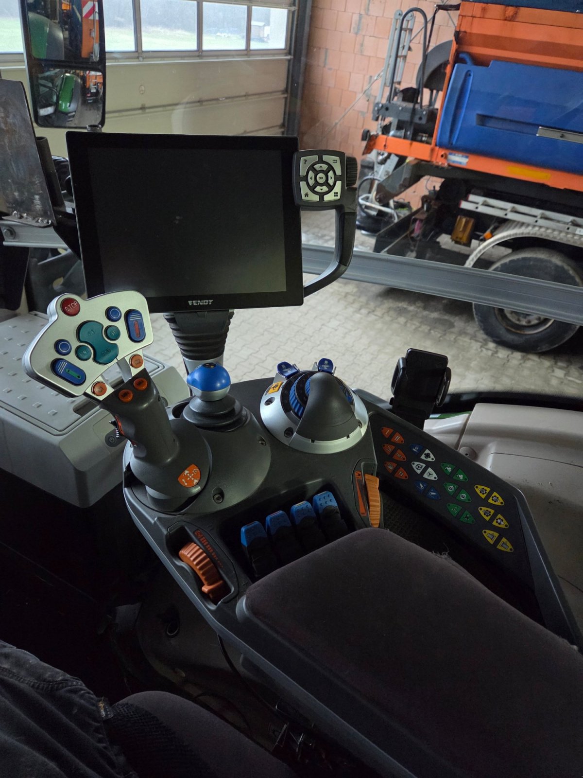 Traktor van het type Fendt 828 Vario ProfiPlus, Gebrauchtmaschine in Hummeltal (Foto 6)