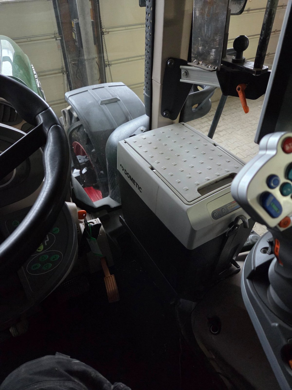 Traktor van het type Fendt 828 Vario ProfiPlus, Gebrauchtmaschine in Hummeltal (Foto 7)