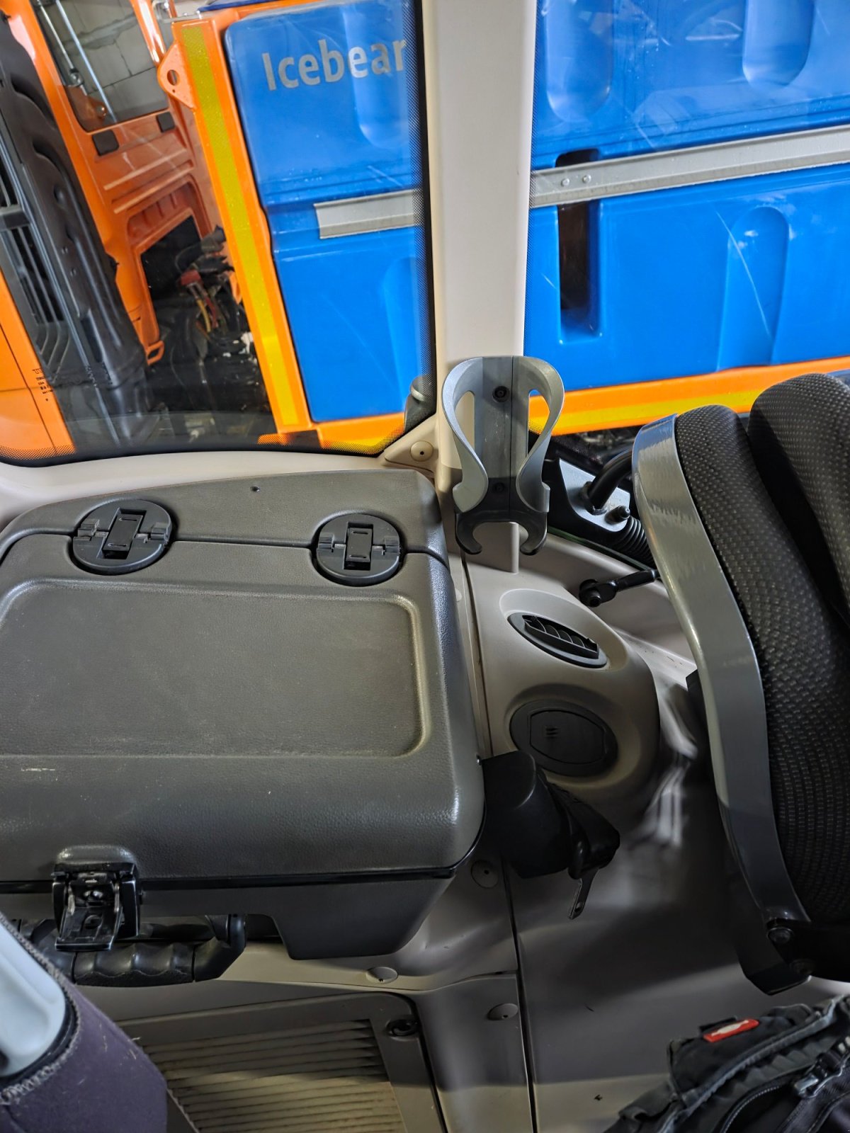 Traktor van het type Fendt 828 Vario ProfiPlus, Gebrauchtmaschine in Hummeltal (Foto 8)