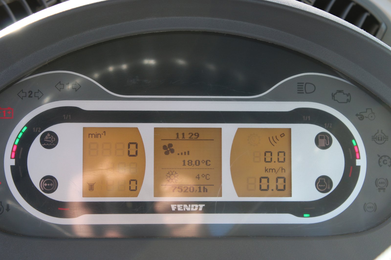 Traktor a típus Fendt 828 Vario S4 Profi+, Gebrauchtmaschine ekkor: Holle- Grasdorf (Kép 20)