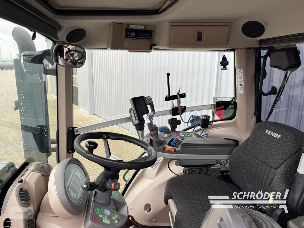 Traktor des Typs Fendt 828 VARIO S4 PROFI -DEFEKT-, Gebrauchtmaschine in Scharrel (Bild 5)