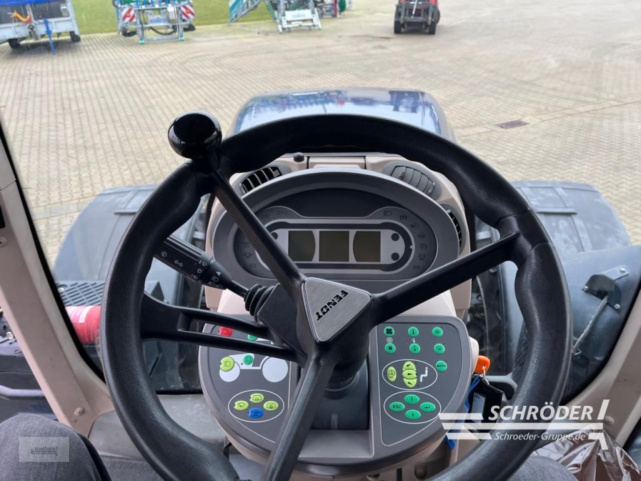 Traktor des Typs Fendt 828 VARIO S4 PROFI -DEFEKT-, Gebrauchtmaschine in Scharrel (Bild 8)