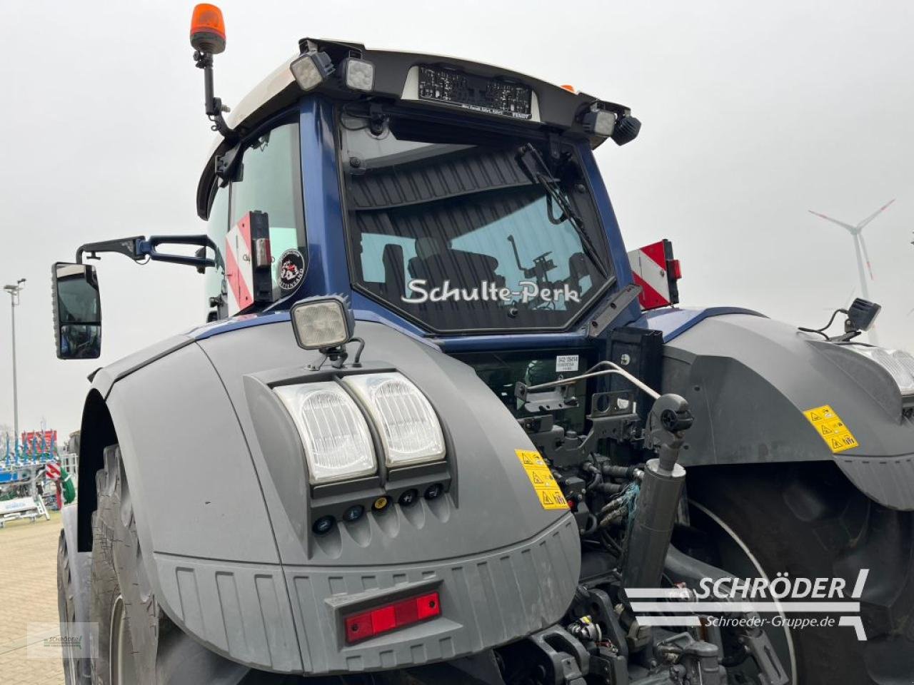 Traktor des Typs Fendt 828 VARIO S4 PROFI -DEFEKT-, Gebrauchtmaschine in Scharrel (Bild 16)