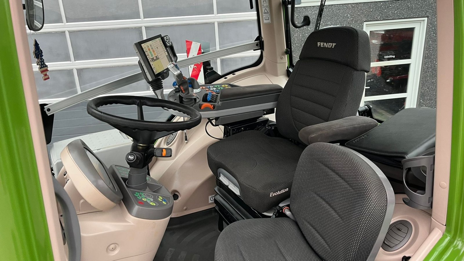 Traktor des Typs Fendt 828 Vario S4 Profi Plus Med frontlift, Gebrauchtmaschine in Lintrup (Bild 8)