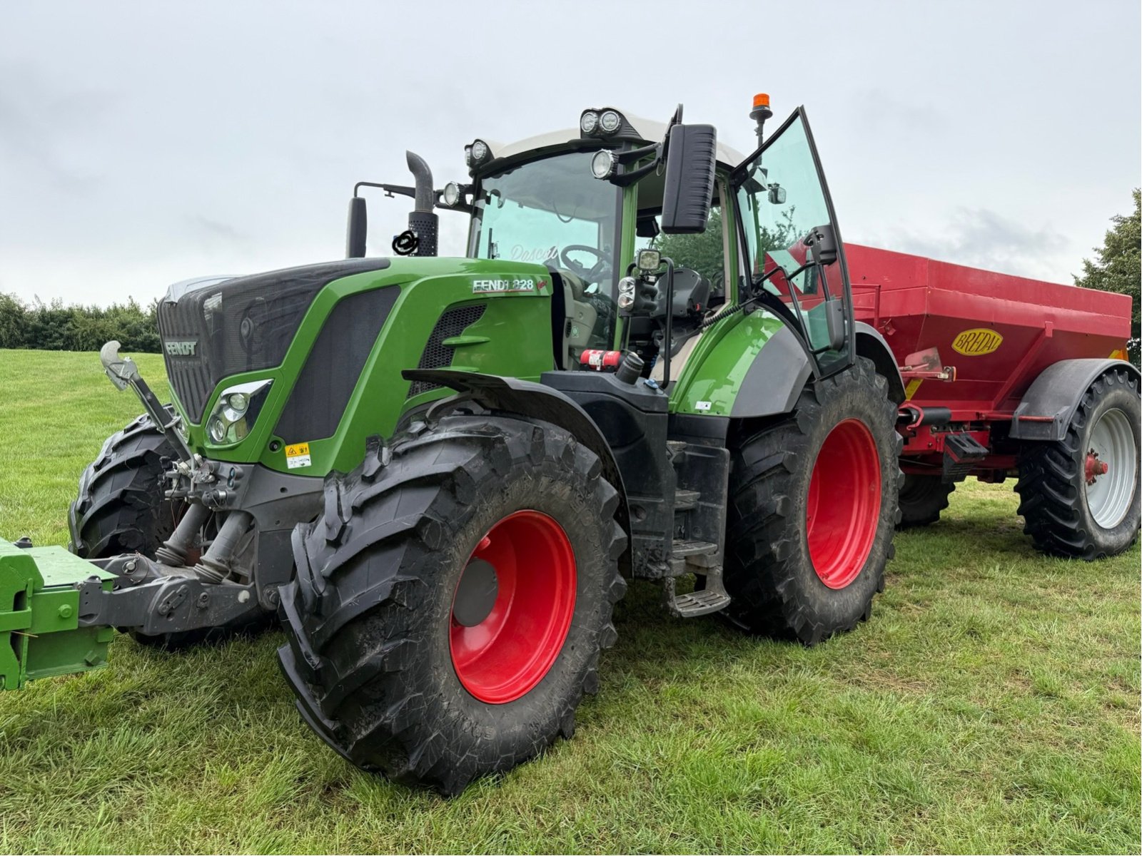 Traktor tip Fendt 828 Vario S4 Profi Plus Nr.8, Gebrauchtmaschine in Bützow (Poză 2)