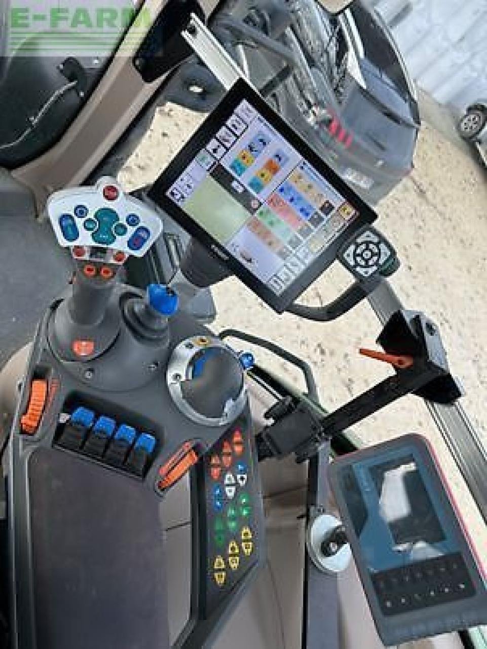Traktor от тип Fendt 828 vario s4 profi plus ProfiPlus, Gebrauchtmaschine в MONFERRAN (Снимка 5)