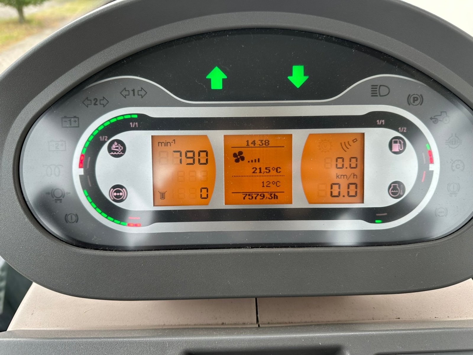 Traktor типа Fendt 828 Vario S4 Profi Plus + Reifendruckregelanlage *HU 07/2026, Gebrauchtmaschine в Wagenfeld (Фотография 10)