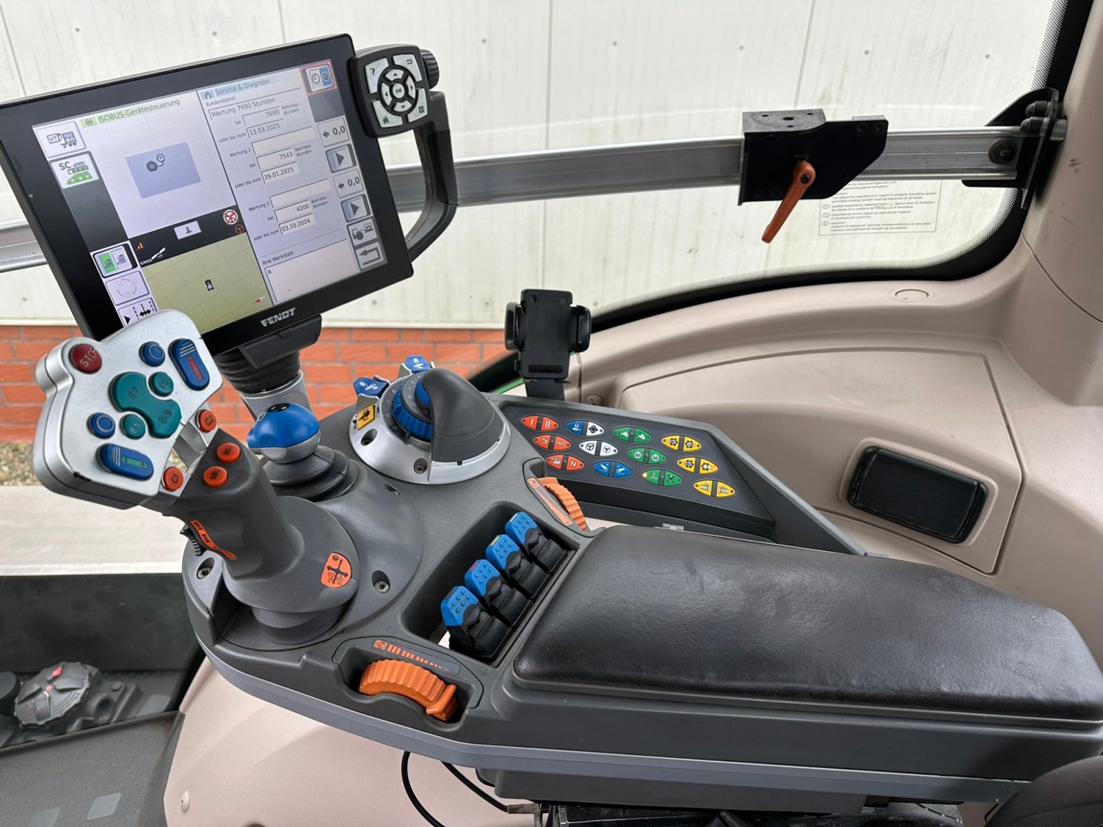 Traktor типа Fendt 828 Vario S4 Profi Plus + Reifendruckregelanlage *HU 07/2026, Gebrauchtmaschine в Wagenfeld (Фотография 12)