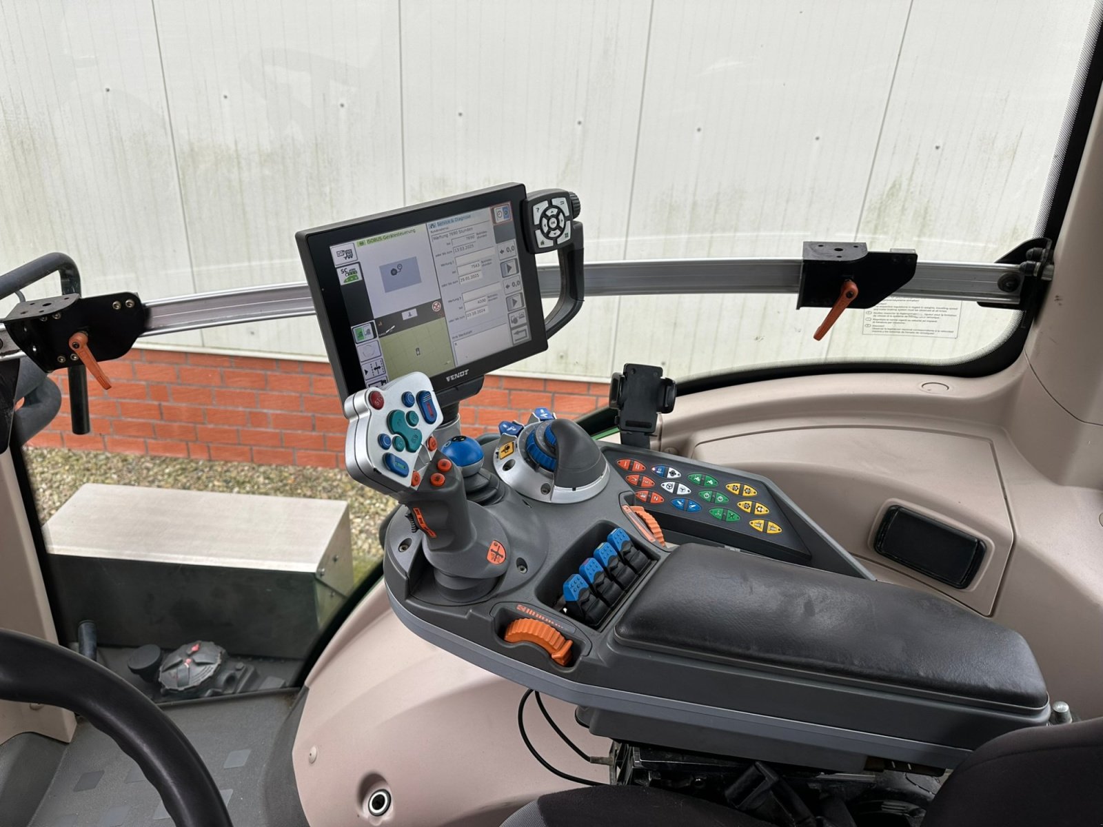 Traktor типа Fendt 828 Vario S4 Profi Plus + Reifendruckregelanlage *HU 07/2026, Gebrauchtmaschine в Wagenfeld (Фотография 11)