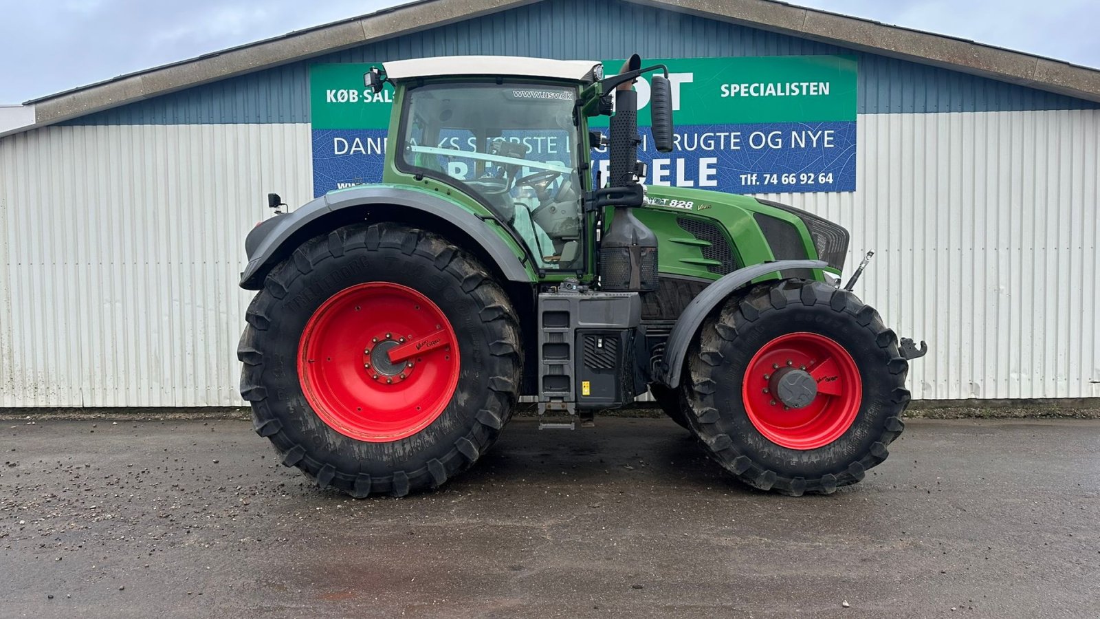 Traktor of the type Fendt 828 Vario S4 Profi Plus VarioGrip, Gebrauchtmaschine in Rødekro (Picture 4)