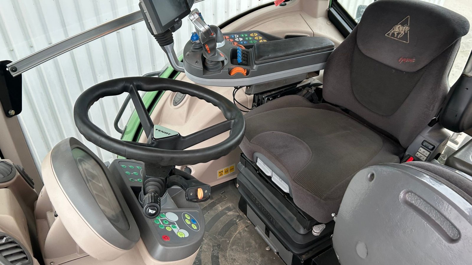 Traktor des Typs Fendt 828 Vario S4 Profi Plus, Gebrauchtmaschine in Rødekro (Bild 11)