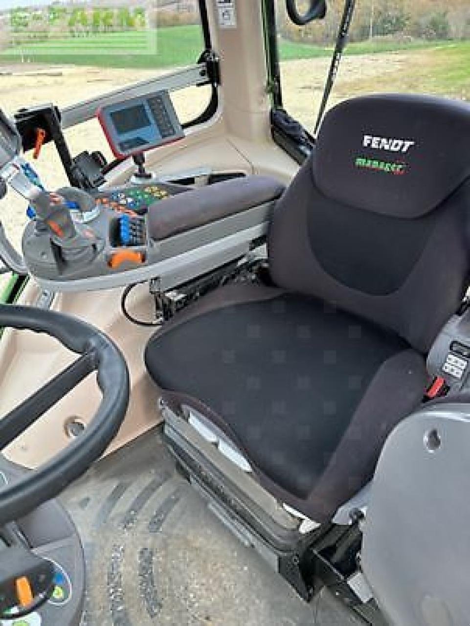 Traktor типа Fendt 828 vario s4 profi plus, Gebrauchtmaschine в MONFERRAN (Фотография 7)