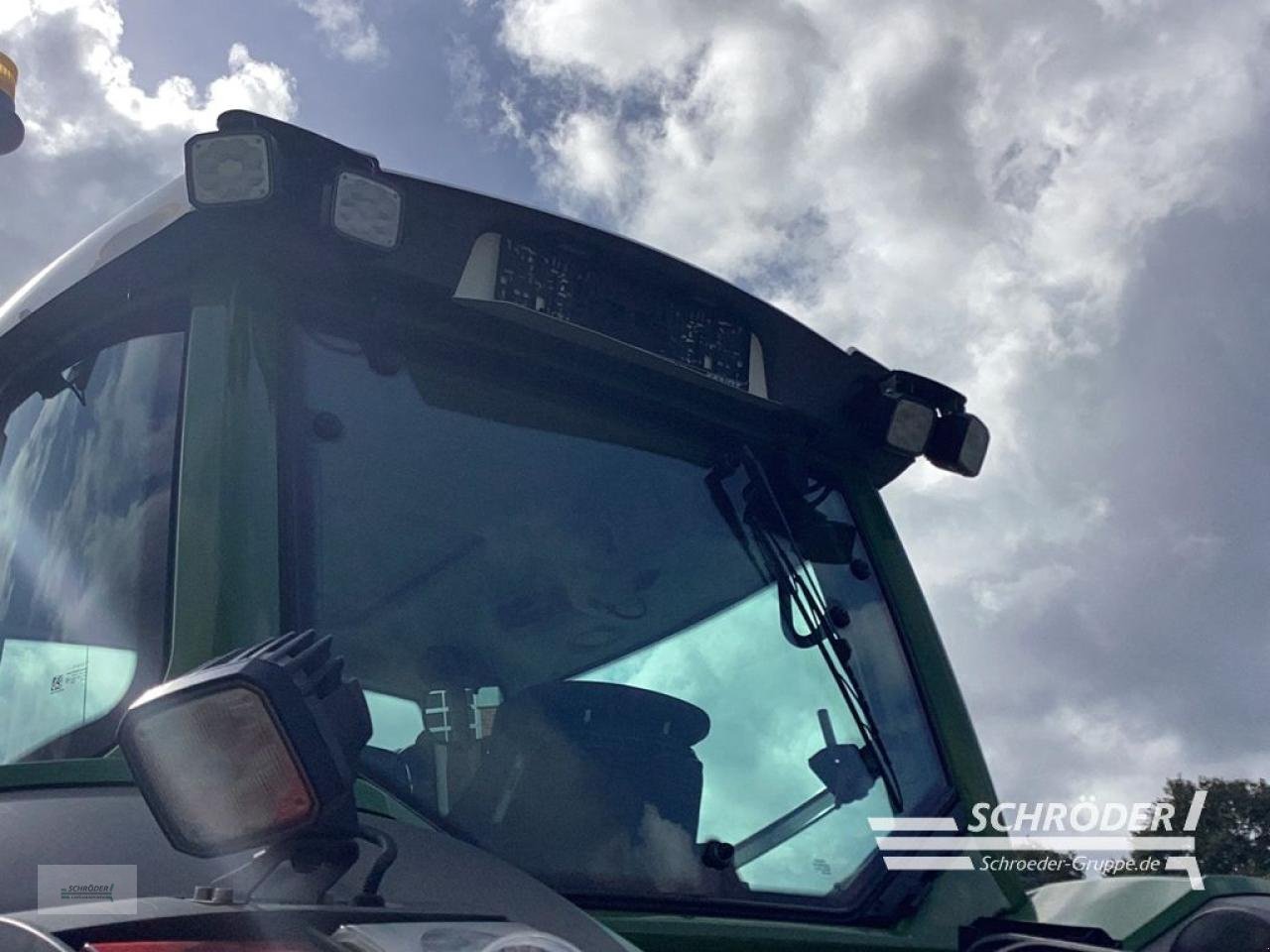 Traktor of the type Fendt 828 VARIO S4 PROFI PLUS, Gebrauchtmaschine in Lastrup (Picture 16)