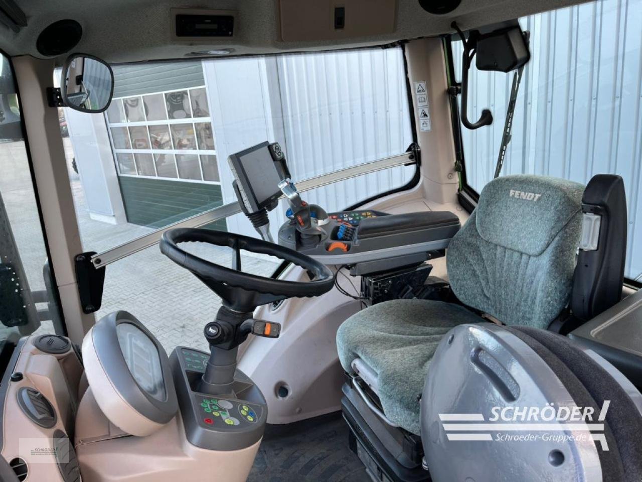 Traktor типа Fendt 828 VARIO S4 PROFI PLUS, Gebrauchtmaschine в Wildeshausen (Фотография 5)