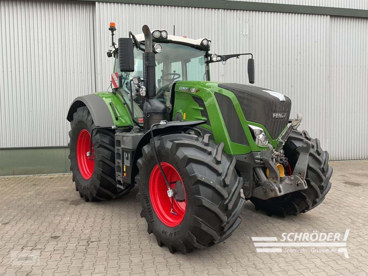 Traktor of the type Fendt 828 VARIO S4 PROFI PLUS, Gebrauchtmaschine in Wildeshausen (Picture 1)