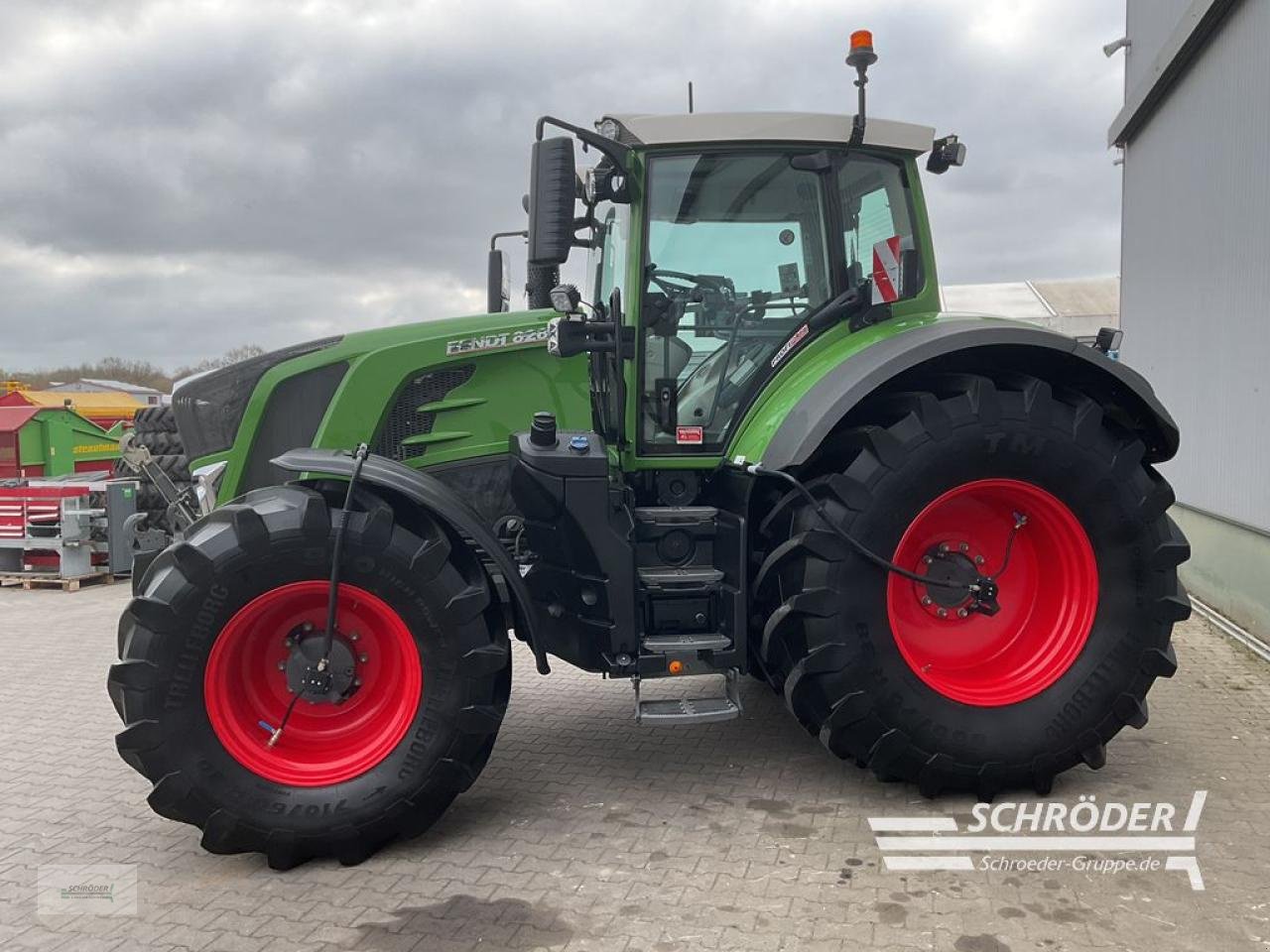 Traktor of the type Fendt 828 VARIO S4 PROFI PLUS, Gebrauchtmaschine in Wildeshausen (Picture 7)