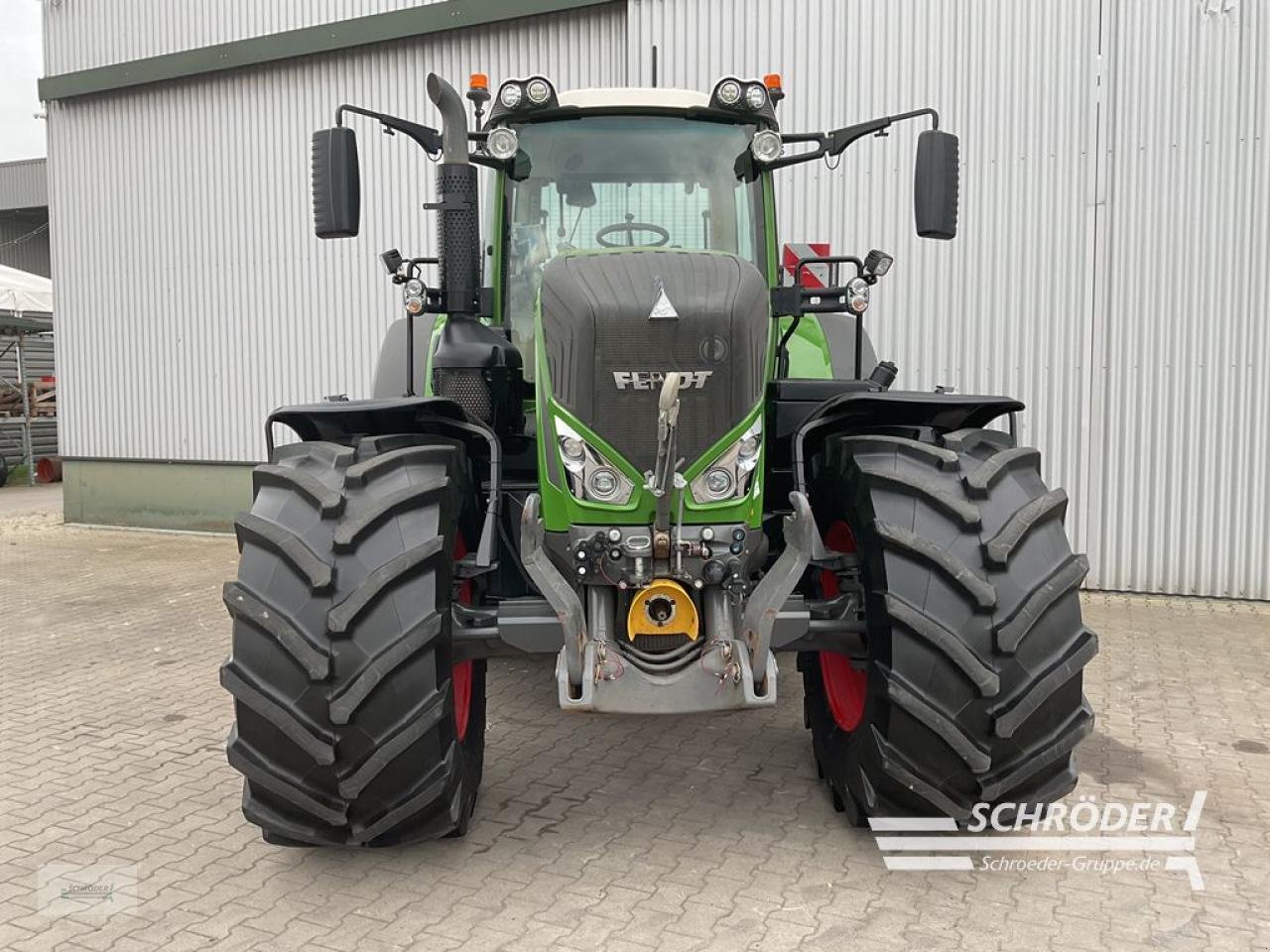 Traktor of the type Fendt 828 VARIO S4 PROFI PLUS, Gebrauchtmaschine in Wildeshausen (Picture 19)