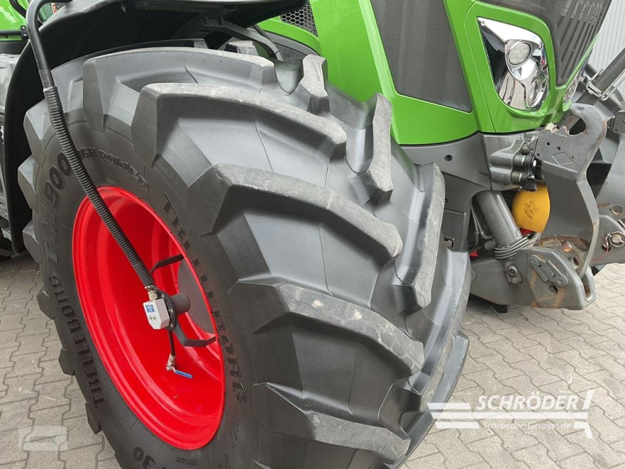 Traktor of the type Fendt 828 VARIO S4 PROFI PLUS, Gebrauchtmaschine in Wildeshausen (Picture 25)