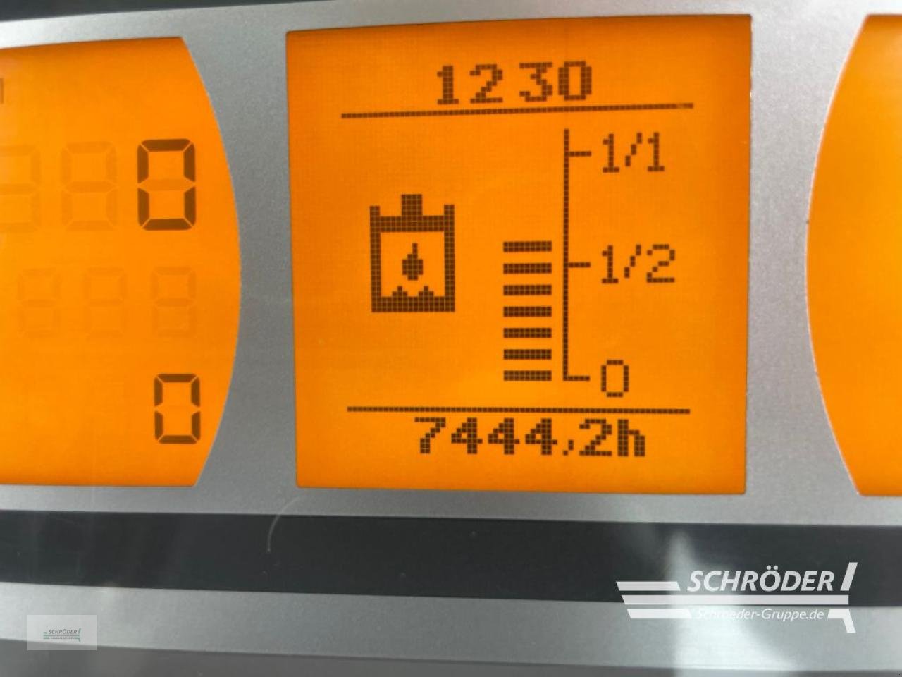 Traktor типа Fendt 828 VARIO S4 PROFI PLUS, Gebrauchtmaschine в Wildeshausen (Фотография 12)