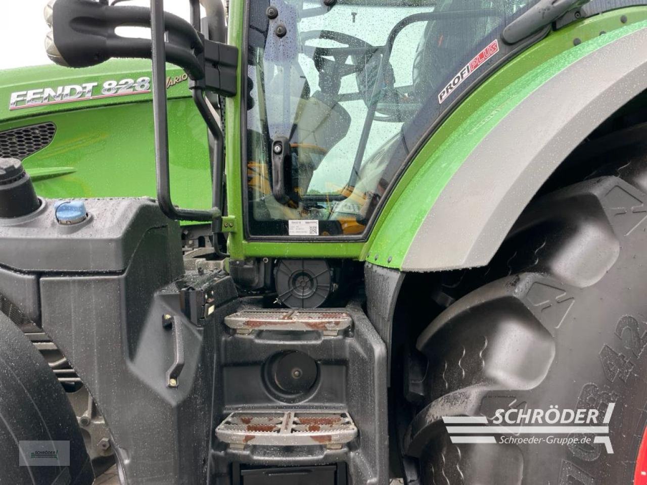 Traktor типа Fendt 828 VARIO S4 PROFI PLUS, Gebrauchtmaschine в Wildeshausen (Фотография 16)