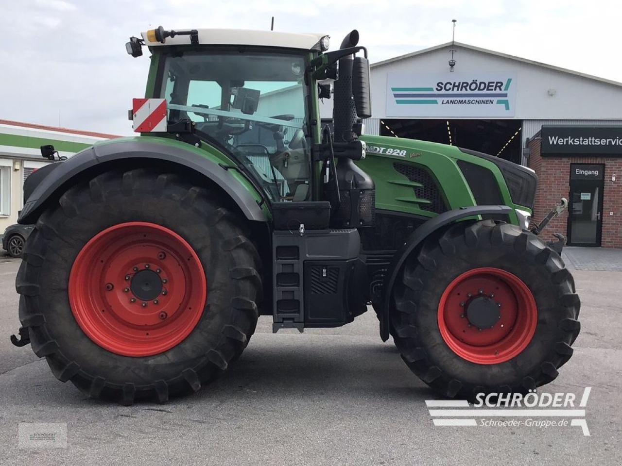 Traktor des Typs Fendt 828 VARIO S4 PROFI PLUS, Gebrauchtmaschine in Wardenburg (Bild 7)