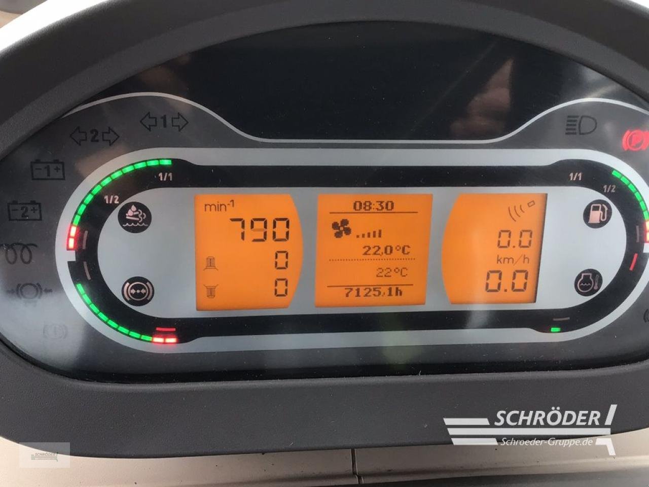 Traktor des Typs Fendt 828 VARIO S4 PROFI PLUS, Gebrauchtmaschine in Wardenburg (Bild 11)