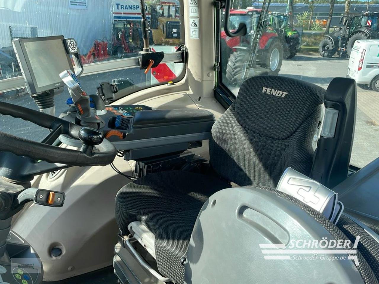 Traktor типа Fendt 828 VARIO S4 PROFI PLUS, Gebrauchtmaschine в Westerstede (Фотография 8)