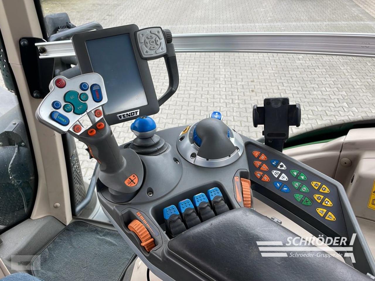 Traktor typu Fendt 828 VARIO S4 PROFI, Gebrauchtmaschine w Westerstede (Zdjęcie 20)