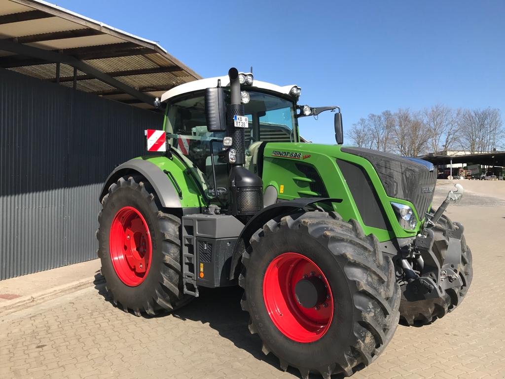 Traktor des Typs Fendt 828 Vario S4 Profi, Gebrauchtmaschine in Gadenstedt (Bild 3)