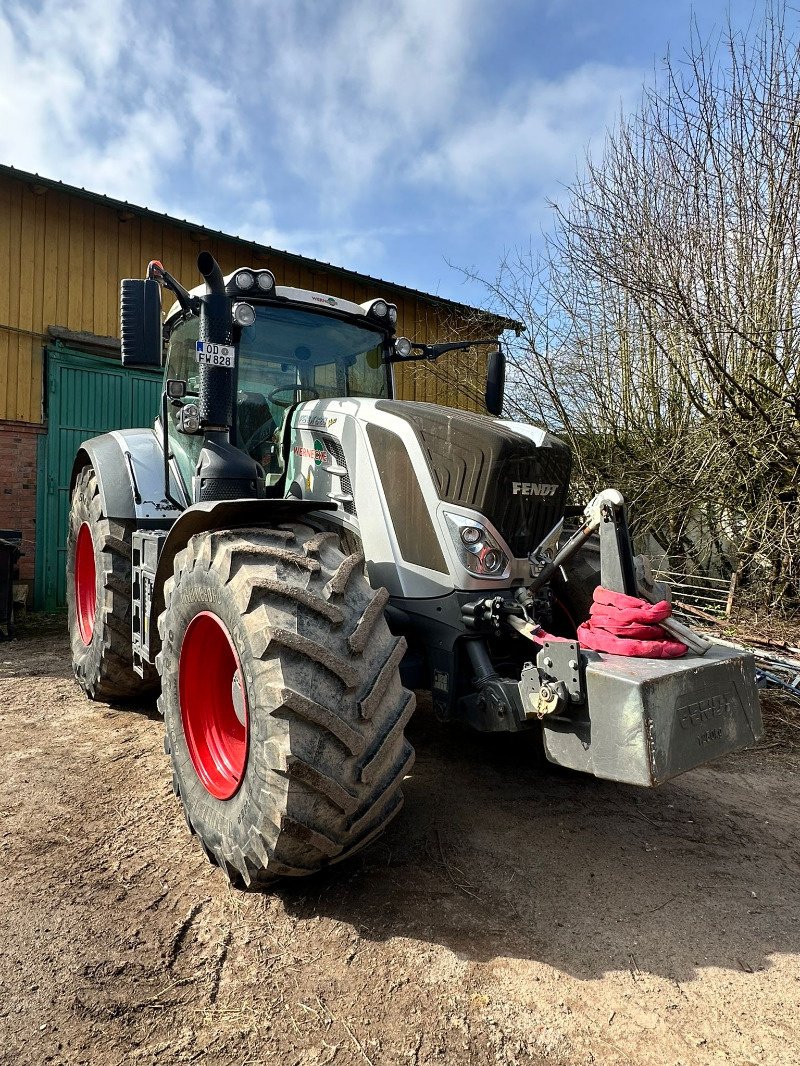 Traktor des Typs Fendt 828 Vario S4 Profi, Gebrauchtmaschine in Bad Oldesloe (Bild 2)