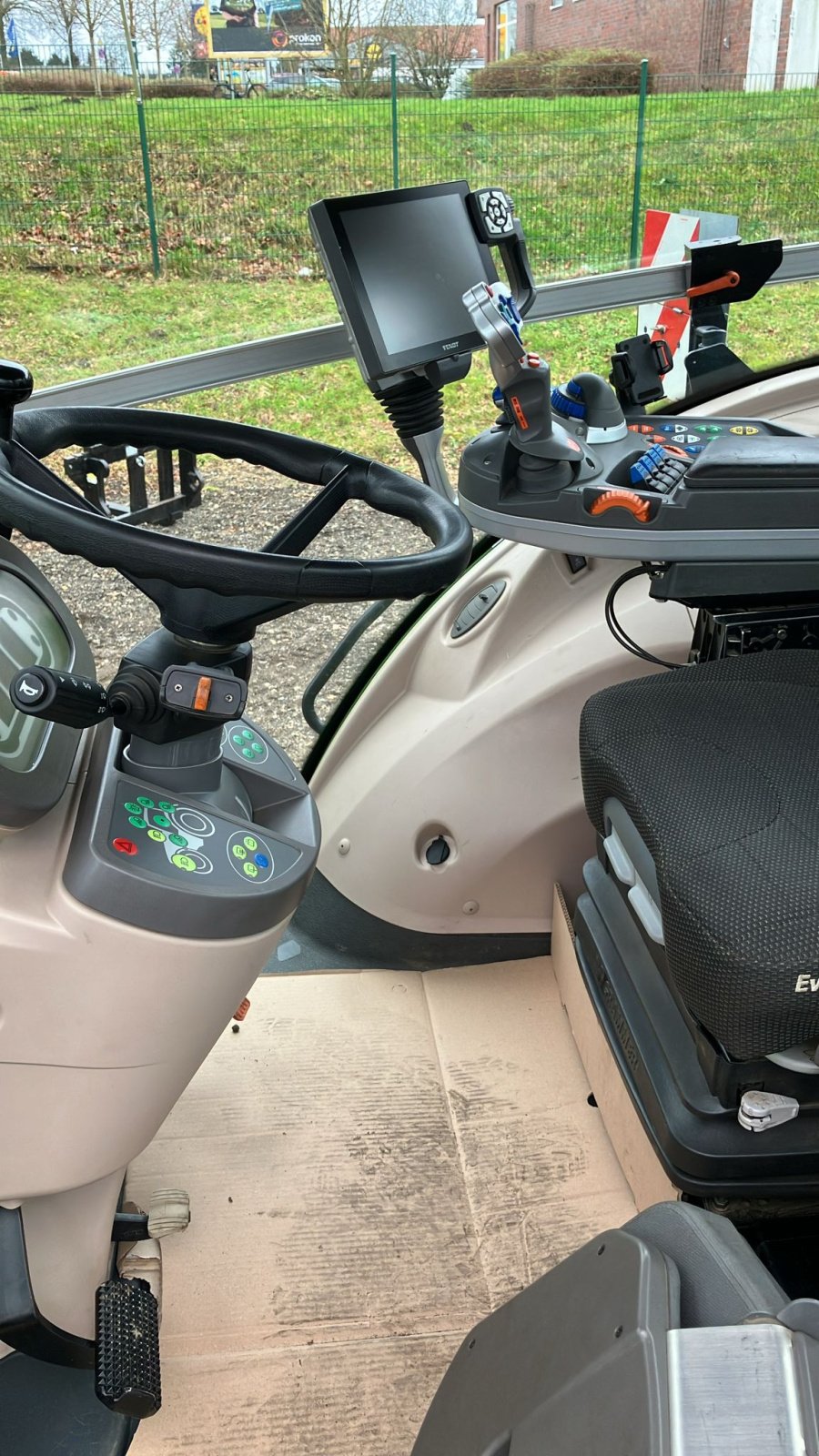 Traktor des Typs Fendt 828 Vario S4 ProfiPlus, Gebrauchtmaschine in Süderlügum (Bild 8)