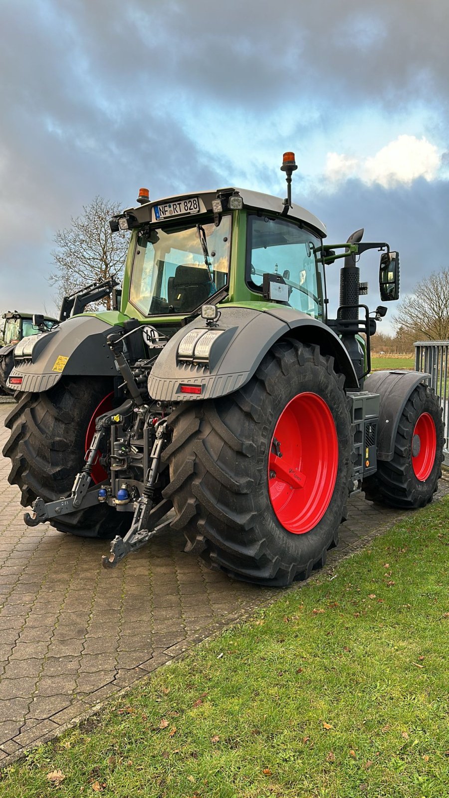 Traktor des Typs Fendt 828 Vario S4 ProfiPlus, Gebrauchtmaschine in Itzehoe (Bild 2)