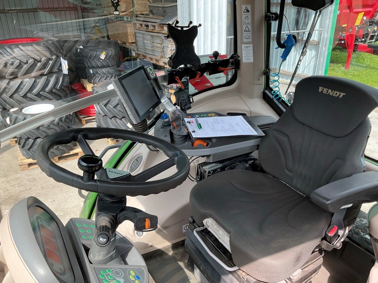 Traktor des Typs Fendt 828 Vario S4 ProfiPlus, Gebrauchtmaschine in Gnutz (Bild 5)