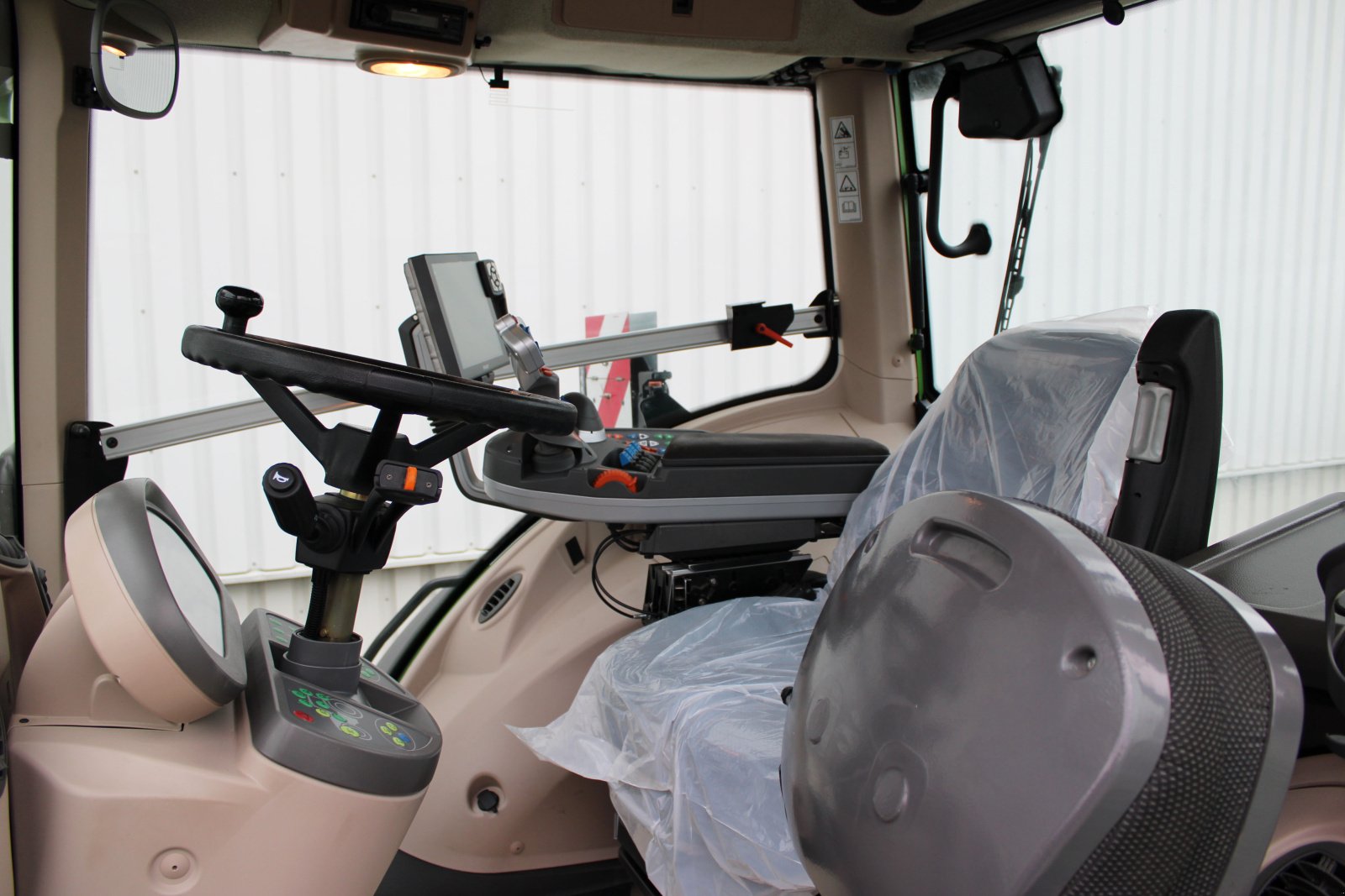 Traktor des Typs Fendt 828 Vario S4 ProfiPlus, Gebrauchtmaschine in Holle- Grasdorf (Bild 14)