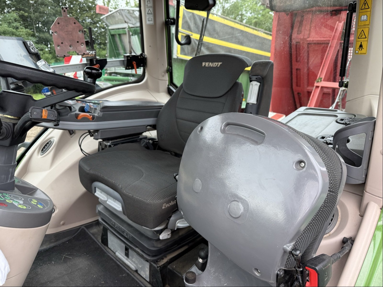 Traktor des Typs Fendt 828 Vario S4 ProfiPlus, Gebrauchtmaschine in Bützow (Bild 2)