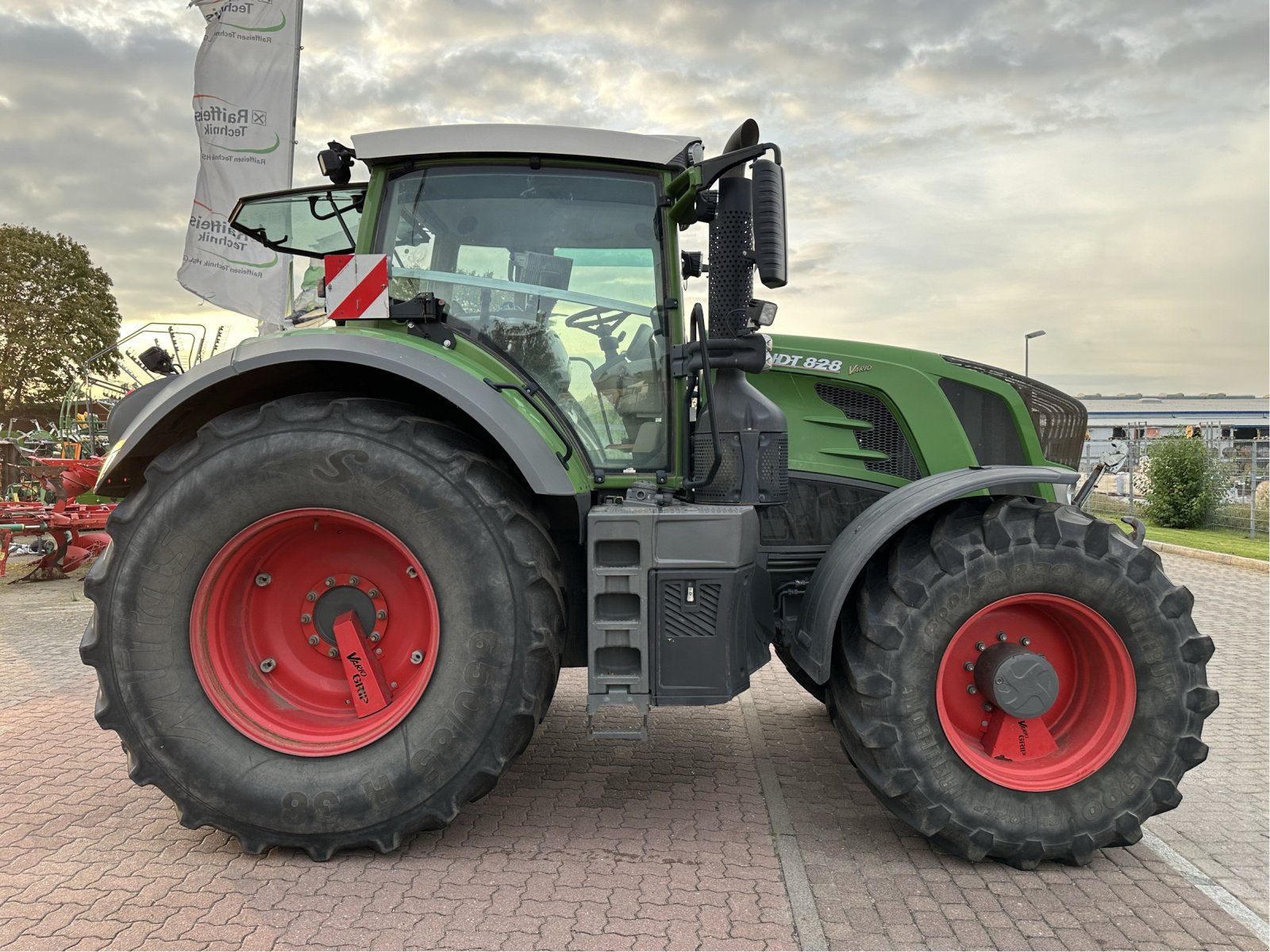 Traktor del tipo Fendt 828 Vario S4 ProfiPlus, Gebrauchtmaschine en Bad Oldesloe (Imagen 5)