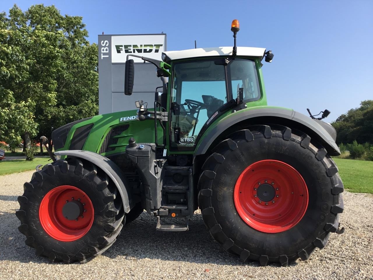 Traktor des Typs Fendt 828 VARIO S4, Gebrauchtmaschine in Grindsted (Bild 1)