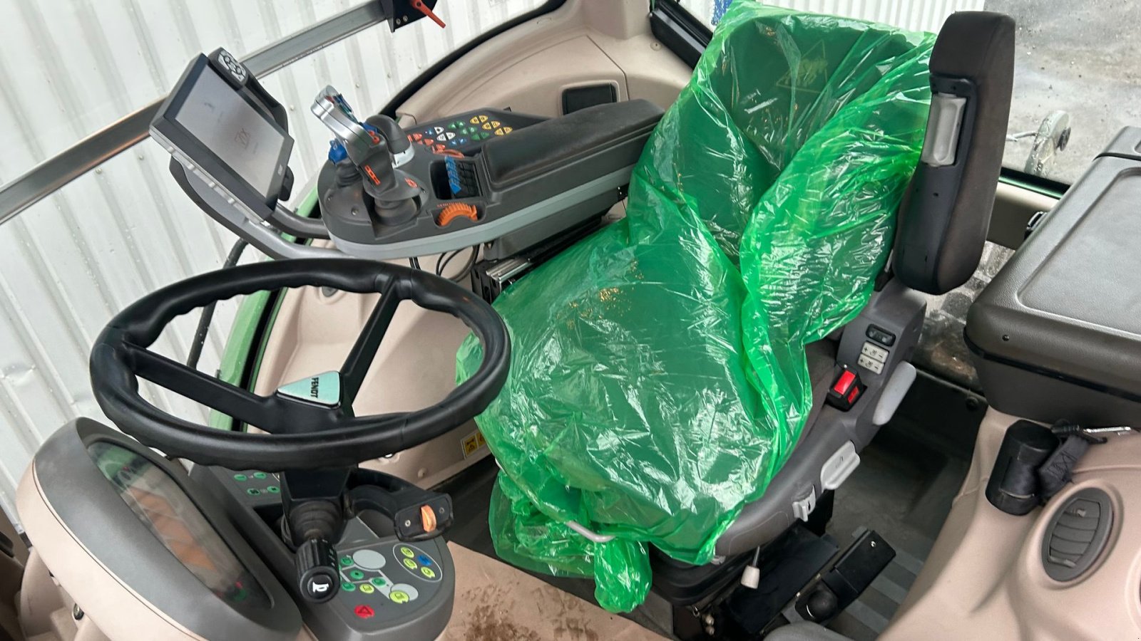 Traktor van het type Fendt 828 Vario SCR Profi Plus  Med Front PTO, Gebrauchtmaschine in Rødekro (Foto 13)