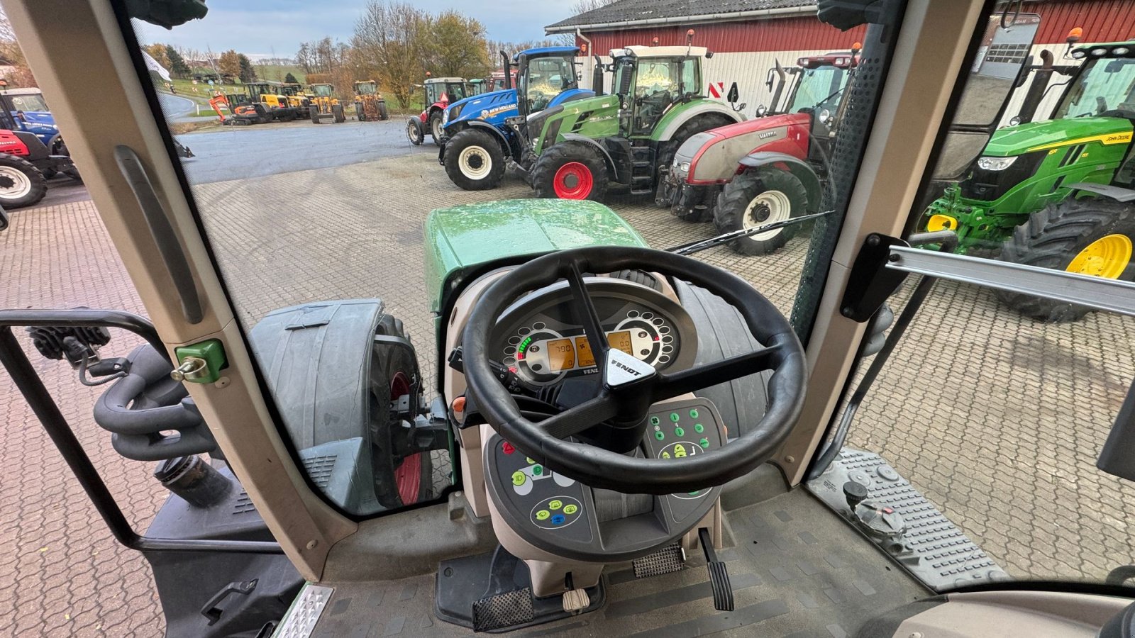 Traktor типа Fendt 828 Vario SCR Profi Plus  MED NÆSTEN NYE DÆK!, Gebrauchtmaschine в Nørager (Фотография 21)