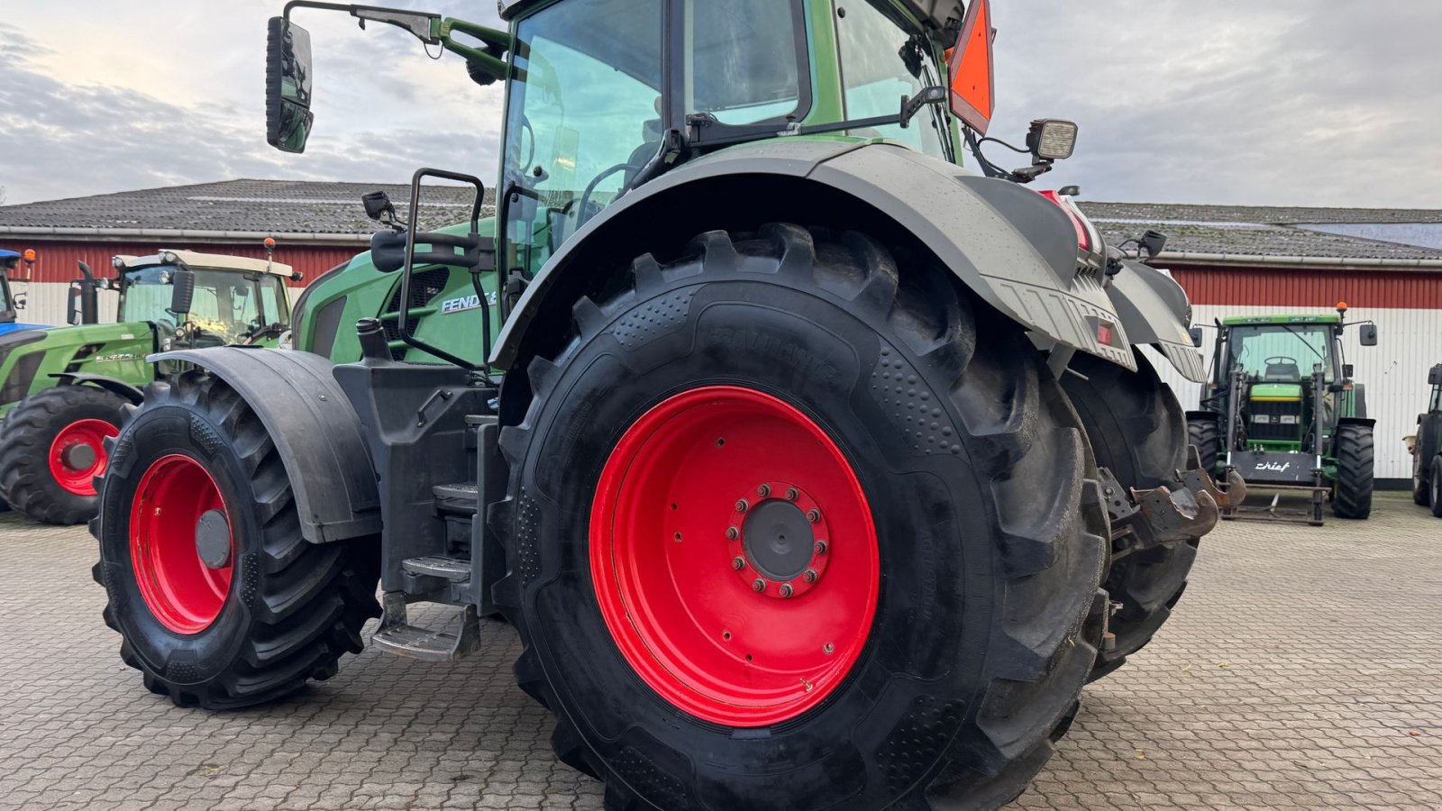 Traktor типа Fendt 828 Vario SCR Profi Plus  MED NÆSTEN NYE DÆK!, Gebrauchtmaschine в Nørager (Фотография 7)