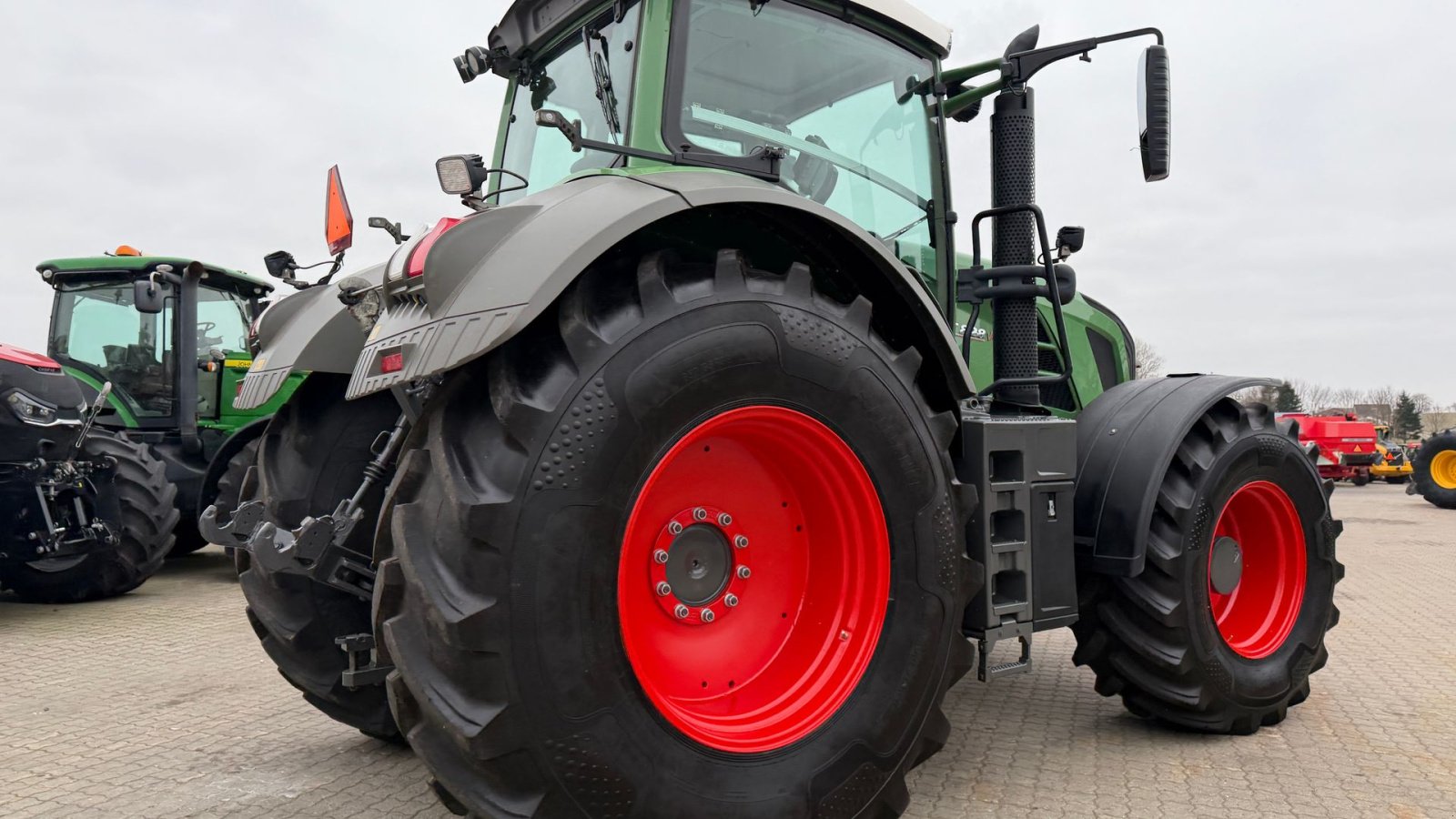 Traktor van het type Fendt 828 Vario SCR Profi Plus  MED NÆSTEN NYE DÆK!, Gebrauchtmaschine in Nørager (Foto 13)
